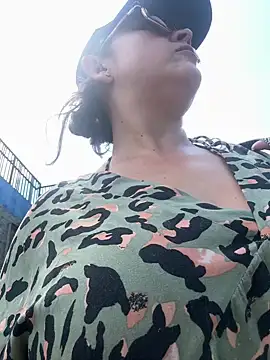 sophie lopez1 online show from 11, 2, 2026