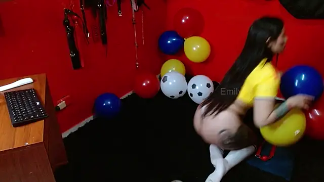 Snapshot of Emily_Slave28 chatting on 8, 6, 2026 Emily Slave28 online show from 8, 6, 2026