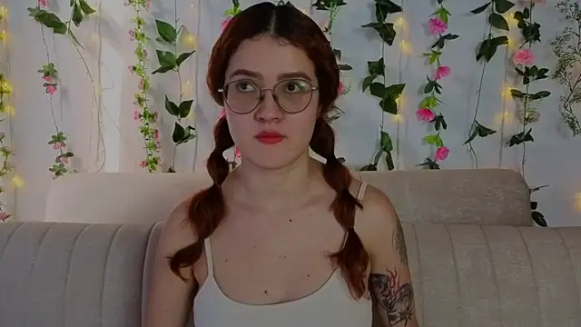 MiaWinxxx online show from 7, 10, 2025