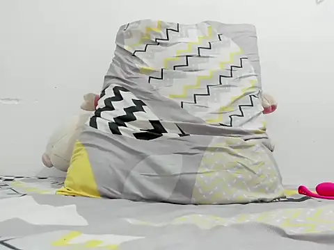 Snapshot of Mariam_Paulette chatting on 6, 10, 2025 Mariam Paulette online show from 6, 10, 2025