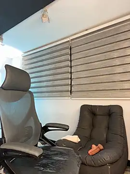 SkyThompson online show from 10, 11, 2025