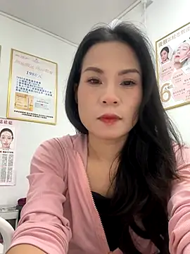 Baby-mmm online show from 2, 12, 2025