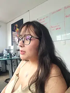 Mythical Girll online show from 17, 9, 2025
