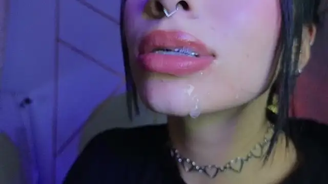 Hollyxx  online show from 17, 10, 2025