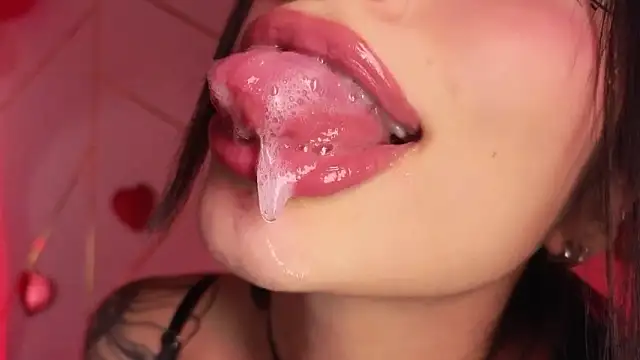 Hollyxx  online show from 1, 3, 2026