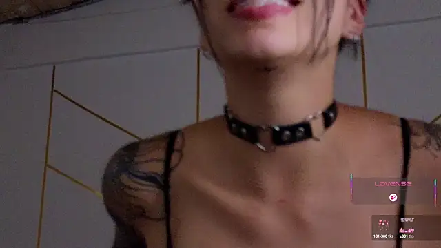 Snapshot of Hollyxx_ chatting on 13, 9, 2025 Hollyxx online show from 13, 9, 2025