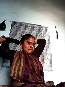 Snapshot of Sheema_tyagi chatting on 28, 11, 2025 Sheema tyagi online show from 28, 11, 2025