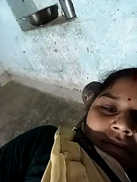 Snapshot of Sheema_tyagi chatting on 28, 10, 2025 Sheema tyagi online show from 28, 10, 2025