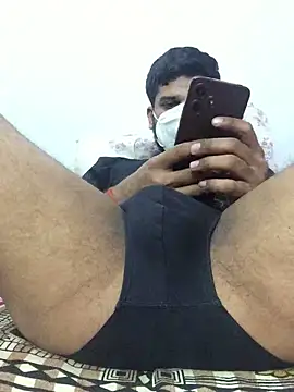 Snapshot of fitboy2107 chatting on 18, 10, 2025 fitboy2107 online show from 18, 10, 2025