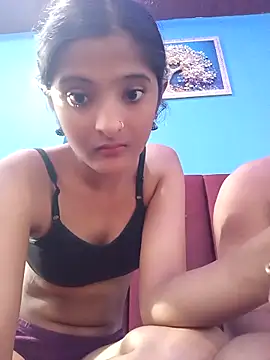 Snapshot of romantic_couple1 chatting on 21, 9, 2025 romantic couple1 online show from 21, 9, 2025