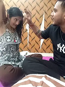 Snapshot of romantic_couple1 chatting on 26, 9, 2025 romantic couple1 online show from 26, 9, 2025
