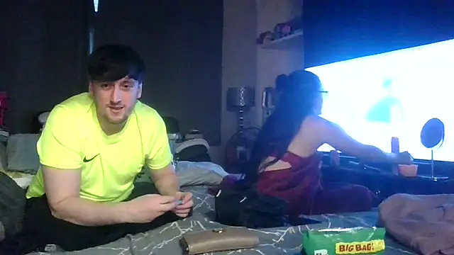 Snapshot of scottishcouple2002 chatting on 10, 10, 2025 scottishcouple2002 online show from 10, 10, 2025