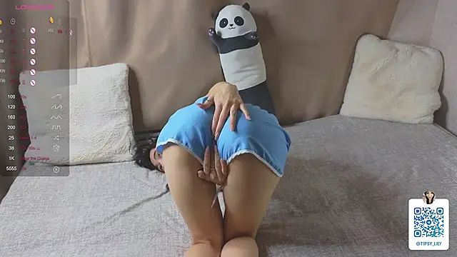 SakuraVelvet online show from 25, 11, 2025