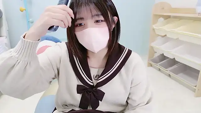 Hinata Sun online show from 13, 11, 2025