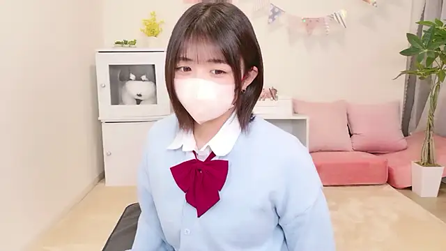 Hinata Sun online show from 6, 11, 2025