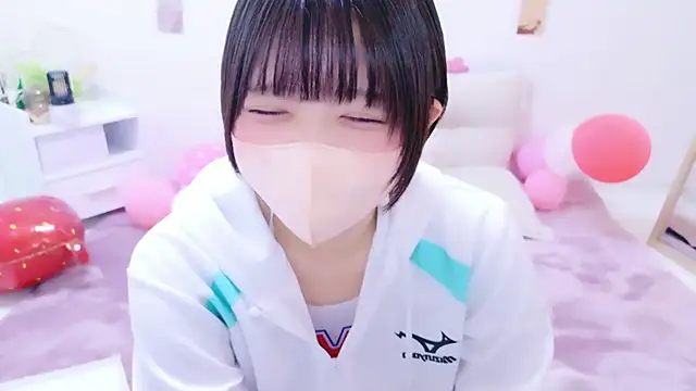 Hinata Sun online show from 17, 4, 2026