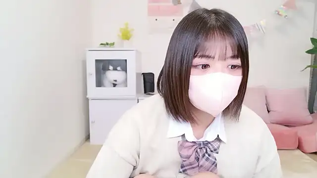 Hinata Sun online show from 7, 11, 2025