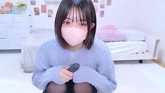 Hinata Sun online show from 12, 11, 2025