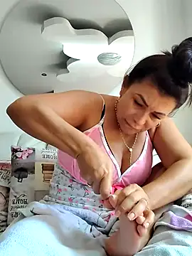 mia mancinii online show from 2, 4, 2026