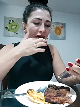 mia mancinii online show from 19, 12, 2025