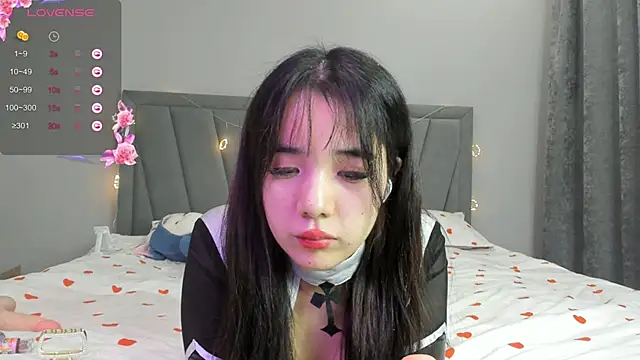 qimiiqo online show from 25, 11, 2025