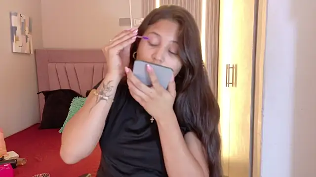 Snapshot of Laly_Cherry_ chatting on 22, 11, 2025 Laly Cherry online show from 22, 11, 2025