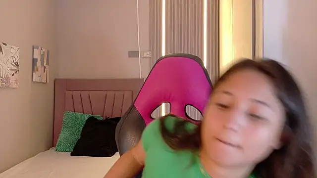 Snapshot of Laly_Cherry_ chatting on 25, 11, 2025 Laly Cherry online show from 25, 11, 2025