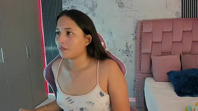 Snapshot of Laly_Cherry_ chatting on 23, 11, 2025 Laly Cherry online show from 23, 11, 2025