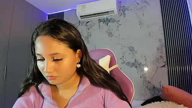 Snapshot of Laly_Cherry_ chatting on 22, 10, 2025 Laly Cherry online show from 22, 10, 2025