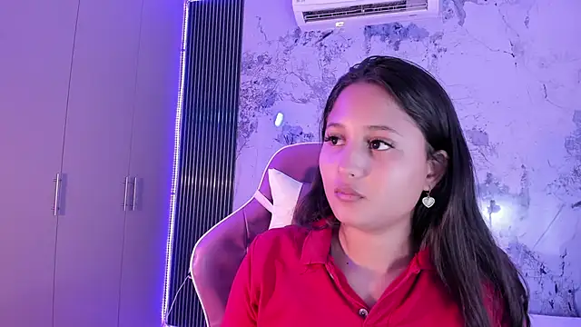 Snapshot of Laly_Cherry_ chatting on 21, 10, 2025 Laly Cherry online show from 21, 10, 2025