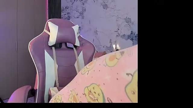 Snapshot of Laly_Cherry_ chatting on 26, 10, 2025 Laly Cherry online show from 26, 10, 2025