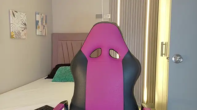 Snapshot of Laly_Cherry_ chatting on 30, 11, 2025 Laly Cherry online show from 30, 11, 2025