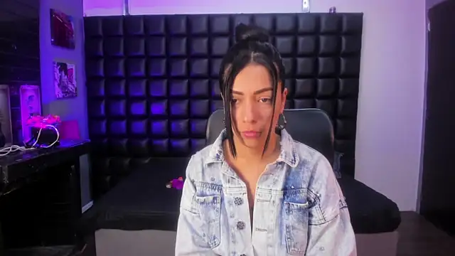 ashlyy sweet  online show from 18, 4, 2026