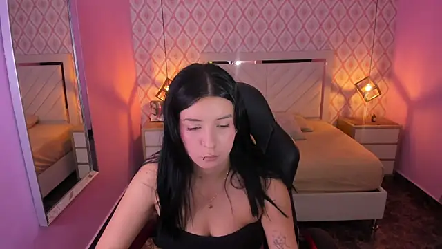 CHRISTY TEIGEN4 online show from 25, 2, 2026