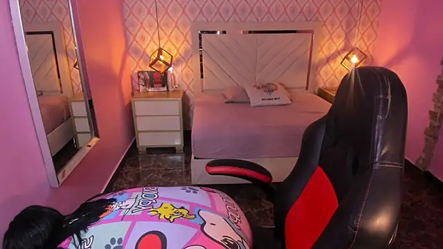 CHRISTY TEIGEN4 online show from 27, 3, 2026