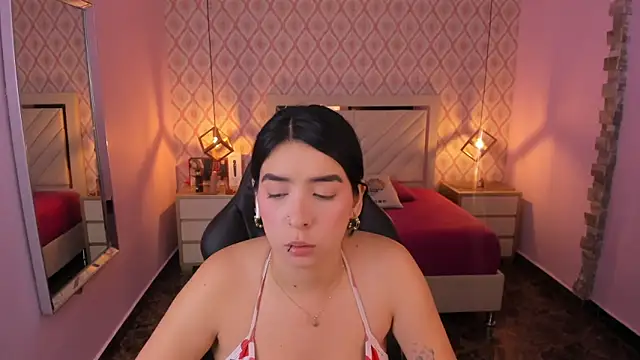 CHRISTY TEIGEN4 online show from 21, 4, 2026