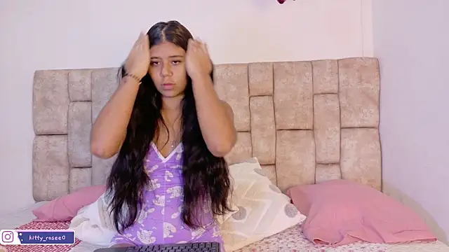 Snapshot of Kitty_Rose__ chatting on 17, 10, 2025 Kitty Rose online show from 17, 10, 2025