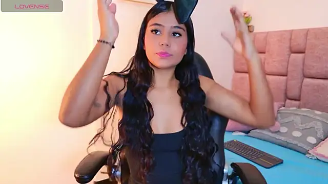 Snapshot of Kitty_Rose__ chatting on 19, 11, 2025 Kitty Rose online show from 19, 11, 2025