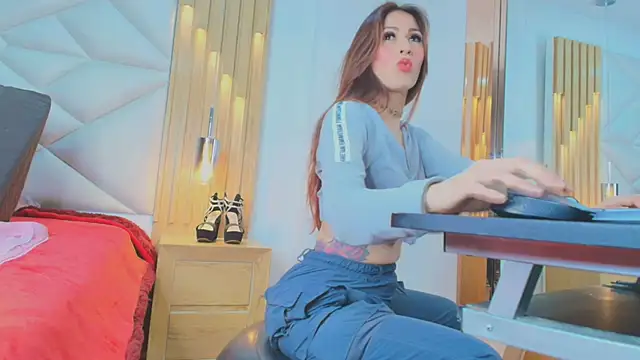 Rose Nichols online show from 26, 11, 2025