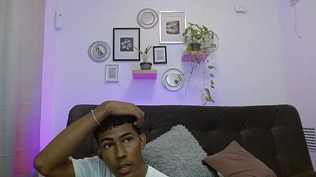 gabriel boyflex online show from 8, 9, 2025