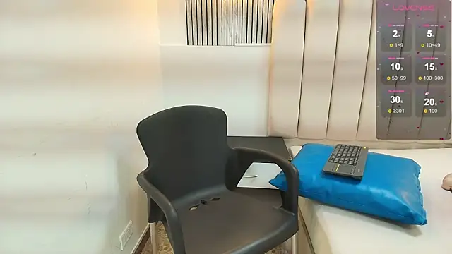 agatha fit online show from 17, 12, 2025