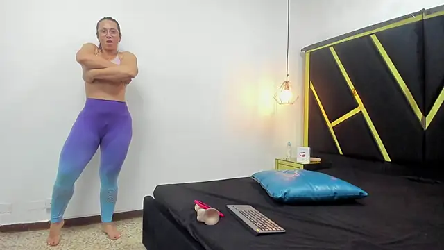 agatha fit online show from 15, 5, 2026