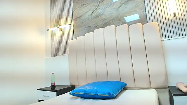 agatha fit online show from 16, 1, 2026