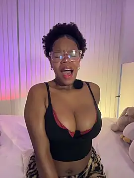 Snapshot of Sweet-Jade chatting on 24, 5, 2026 Sweet-Jade online show from 24, 5, 2026