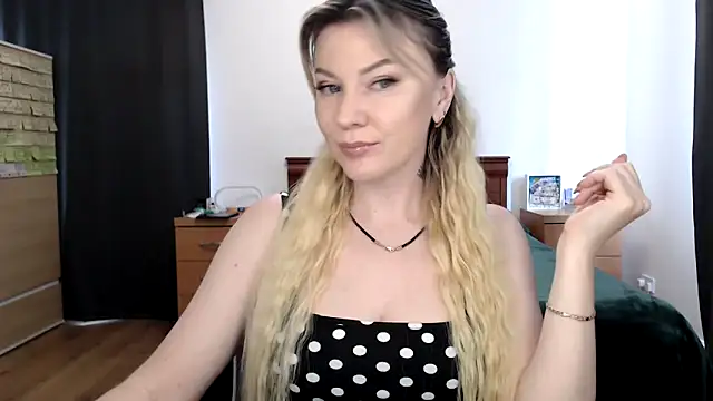 Snapshot of ParadiseAlina chatting on 24, 9, 2025 ParadiseAlina online show from 24, 9, 2025