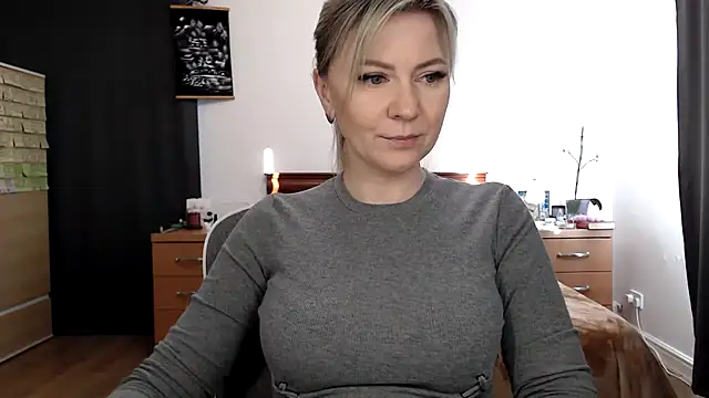 Snapshot of ParadiseAlina chatting on 10, 5, 2026 ParadiseAlina online show from 10, 5, 2026