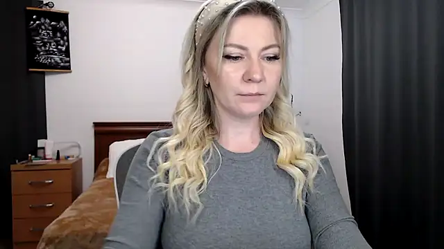 Snapshot of ParadiseAlina chatting on 17, 5, 2026 ParadiseAlina online show from 17, 5, 2026