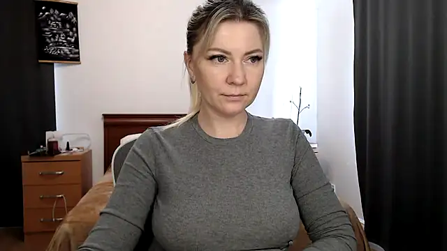 Snapshot of ParadiseAlina chatting on 11, 5, 2026 ParadiseAlina online show from 11, 5, 2026