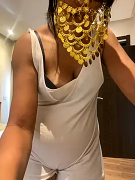 Snapshot of HoneySpicy chatting on 27, 10, 2025 HoneySpicy online show from 27, 10, 2025