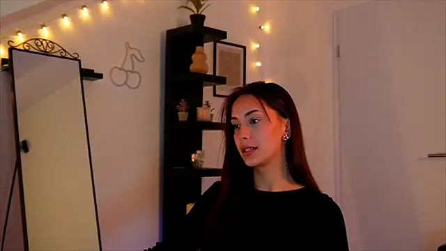 Naomii20   online show from 3, 12, 2025